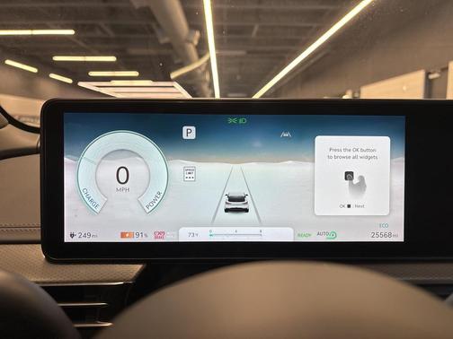 2024 Genesis GV60 Advanced AWD