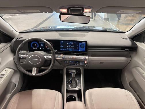 Abyss Black Pearl 2025 Hyundai KONA SEL
