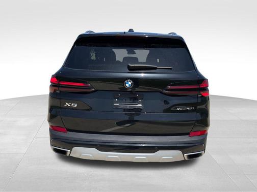 Black Sapphire Metallic 2026 BMW X5 xDrive40i