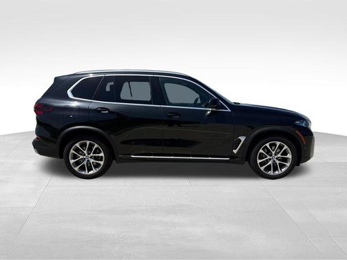 Black Sapphire Metallic 2026 BMW X5 xDrive40i