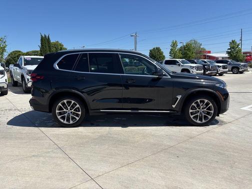Black Sapphire Metallic 2026 BMW X5 xDrive40i