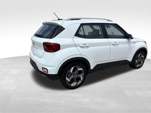 Lunar White 2025 Hyundai VENUE SEL