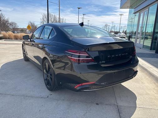 2023 Genesis G70 2.0T AWD