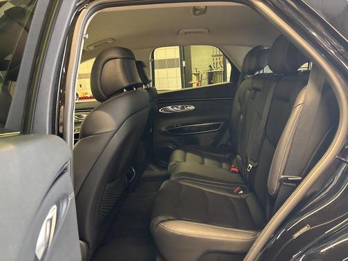 2025 Genesis GV70 2.5T AWD