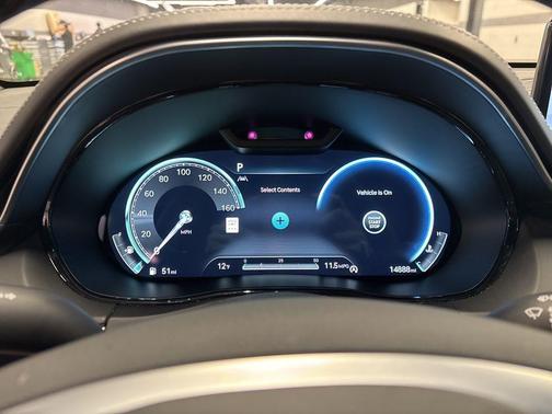 2024 Genesis GV70 2.5T AWD