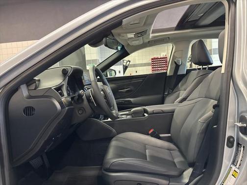 2022 Lexus ES 350 Base