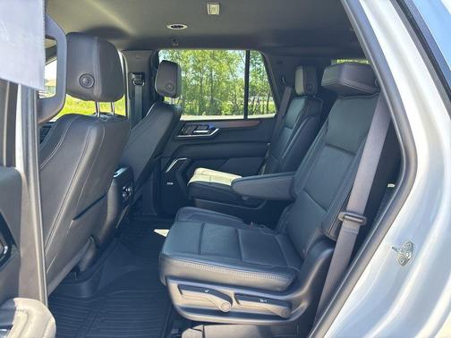 Summit White 2025 GMC Yukon Denali