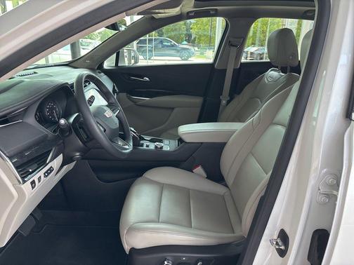 Crystal White Tricoat 2020 Cadillac XT4 Premium Luxury
