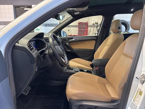 2022 Volkswagen Tiguan 2.0T SE R-Line Black 4MOTION