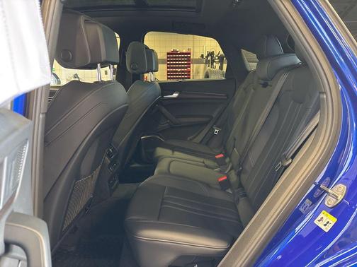 2022 Audi Q5 45 S line Prestige