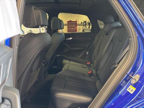2022 Audi Q5 45 S line Prestige