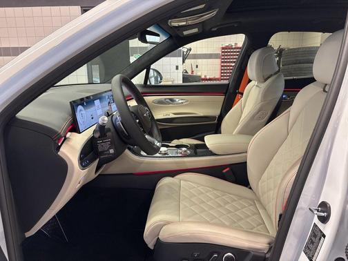 Uyuni White 2026 Genesis GV70 3.5T Sport Prestige