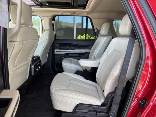 Rapid Red Metallic Tinted Clearcoat 2020 Ford Expedition Max Platinum