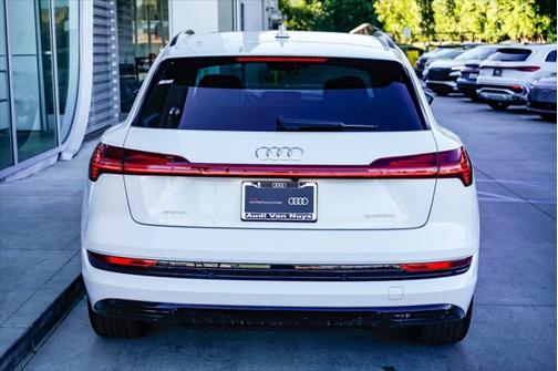 2022 Audi e-tron Premium quattro