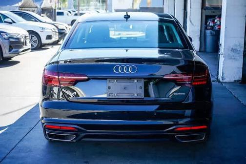 2023 Audi A4 Premium Plus 40 TFSI quattro S tronic