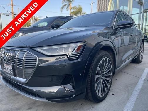 Photo 1 of 2 of 2019 Audi e-tron quattro Premium Plus