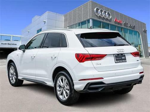 2024 Audi Q3 Premium 45 TFSI S line quattro Tiptronic