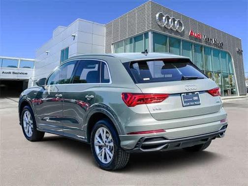 2025 Audi Q3 Premium 45 TFSI S line quattro Tiptronic
