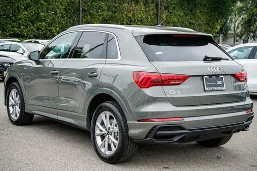 2024 Audi Q3 Premium 45 TFSI S line quattro Tiptronic