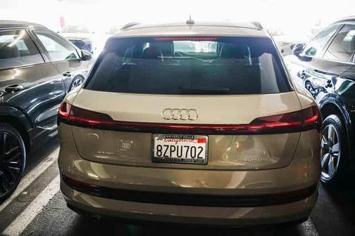 2022 Audi e-tron Premium quattro