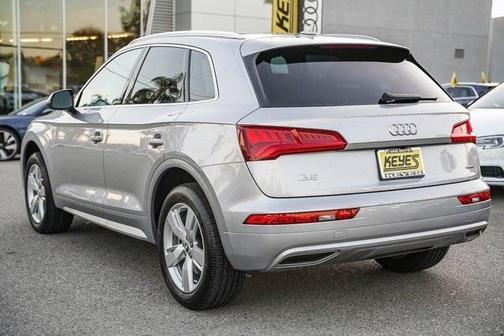 Photo 2 of 25 of 2019 Audi Q5 2.0T Premium
