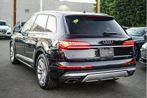 2025 Audi Q7 Premium Plus 55 TFSI quattro Tiptronic