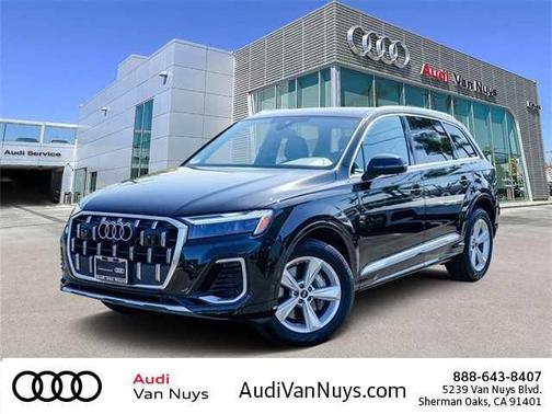 2025 Audi Q7 Premium 55 TFSI quattro Tiptronic