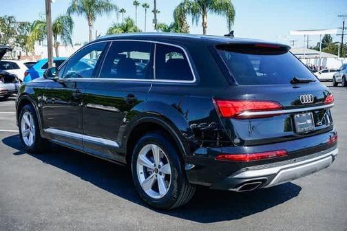 2025 Audi Q7 Premium 55 TFSI quattro Tiptronic