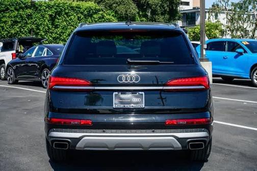 2025 Audi Q7 Premium 55 TFSI quattro Tiptronic