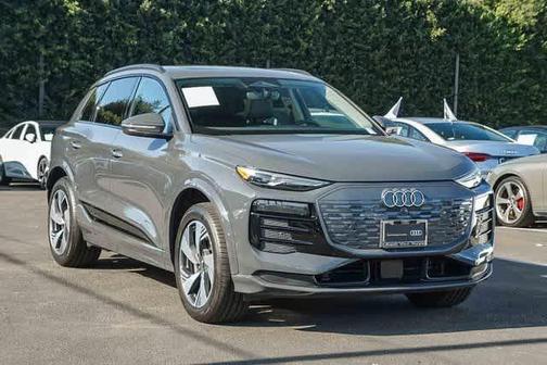 2025 Audi Q6 e-tron Premium quattro
