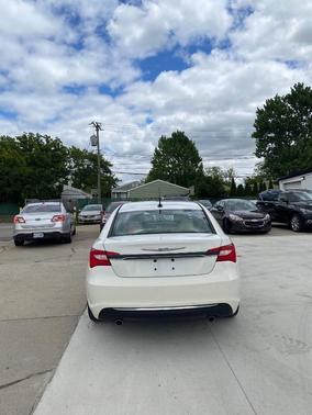 2011 Chrysler 200 Touring