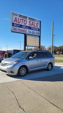 2013 Toyota Sienna XLE