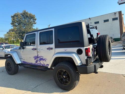 2011 Jeep Wrangler Unlimited Sahara