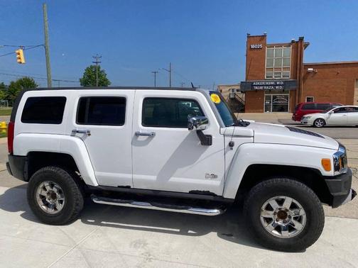 2009 Hummer H3 Base