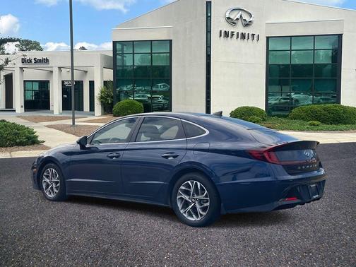 2022 Hyundai SONATA SEL
