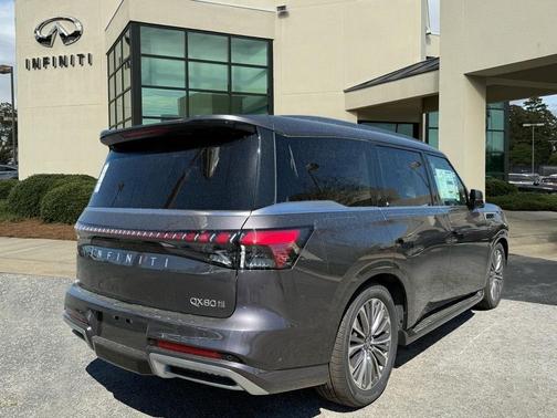 2025 INFINITI QX80 Luxe