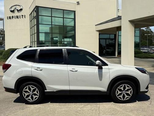 2024 Subaru Forester Premium