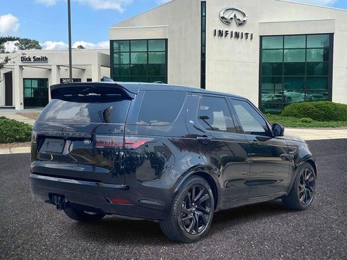 2023 Land Rover Discovery P300 R-Dynamic S
