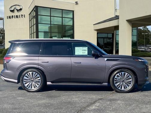 2025 INFINITI QX80 Luxe