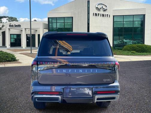 2025 INFINITI QX80 Luxe