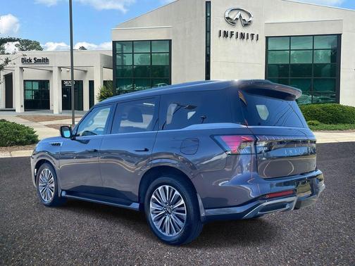 2025 INFINITI QX80 Luxe