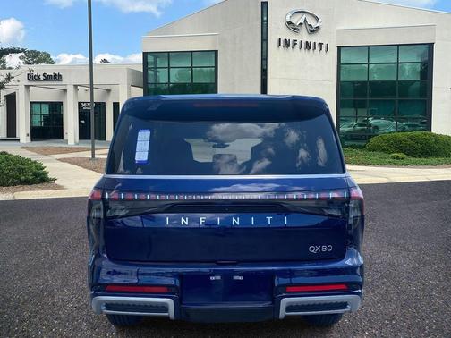 2025 INFINITI QX80 Luxe