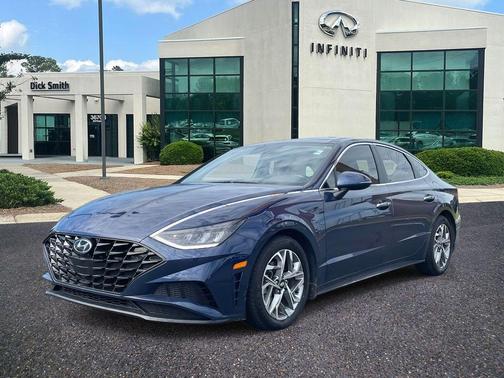 2022 Hyundai SONATA SEL
