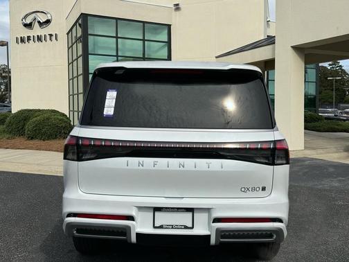 2025 INFINITI QX80 SENSORY