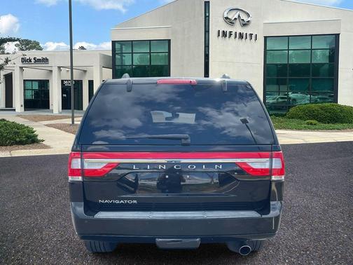 2017 Lincoln Navigator Select