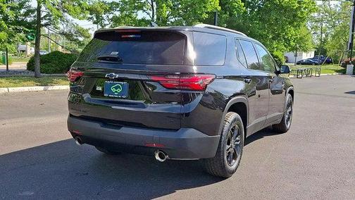 Mosaic Black Metallic 2023 Chevrolet Traverse LT Cloth