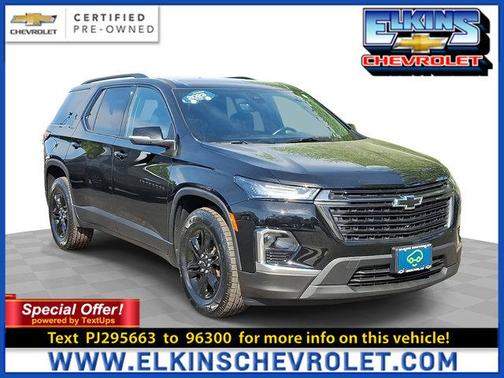 Mosaic Black Metallic 2023 Chevrolet Traverse LT Cloth