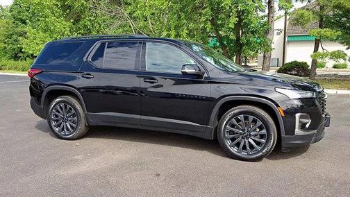 Mosaic Black Metallic 2023 Chevrolet Traverse RS