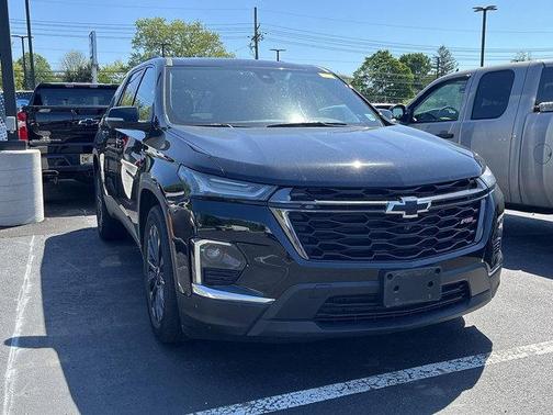 Mosaic Black Metallic 2023 Chevrolet Traverse RS