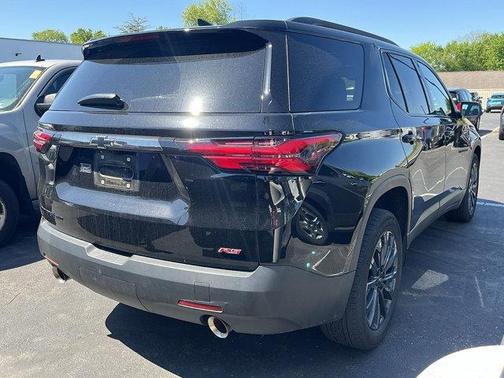 Mosaic Black Metallic 2023 Chevrolet Traverse RS